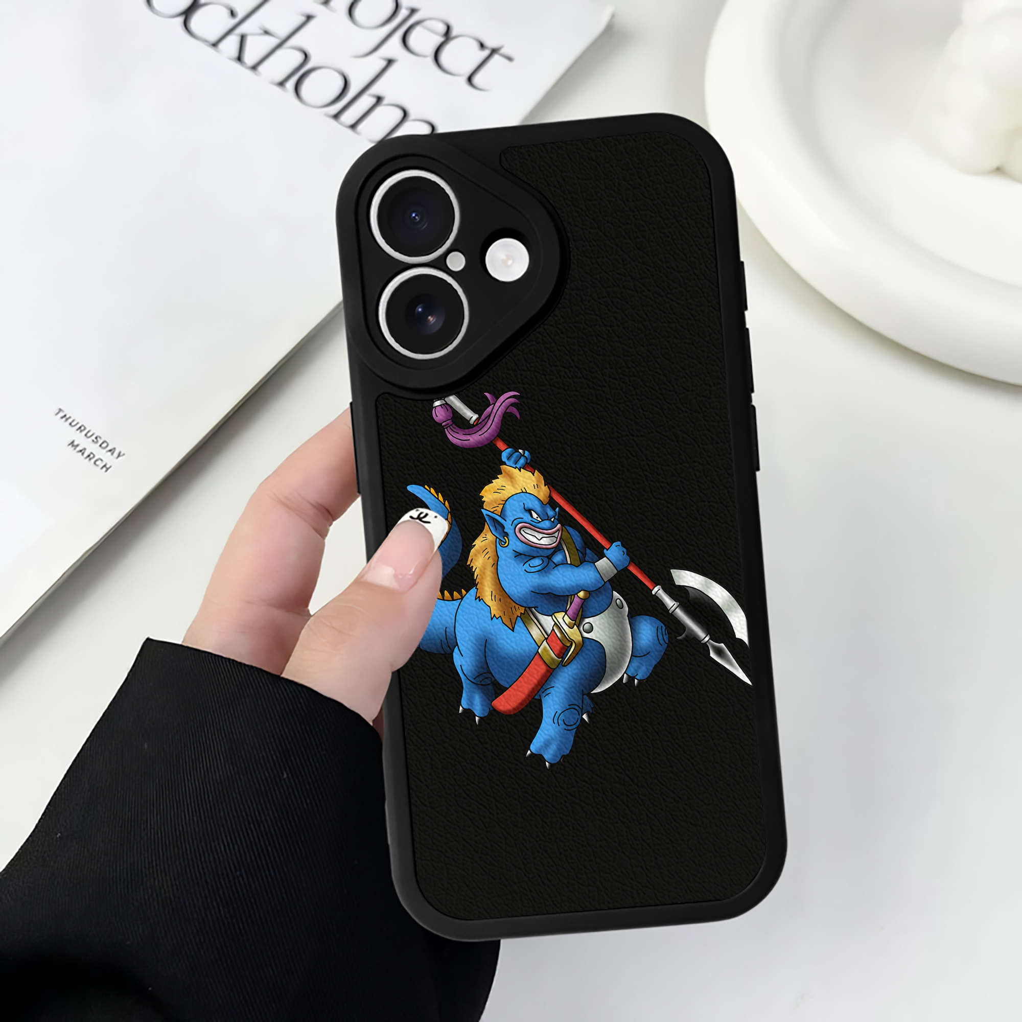 （画像用） ドラゴンクエスト Doragon Kuesuto Dragon Quest 【iPhone 16シリーズ対応】シリコンスマホケース（レザー調） 材質：シリコン